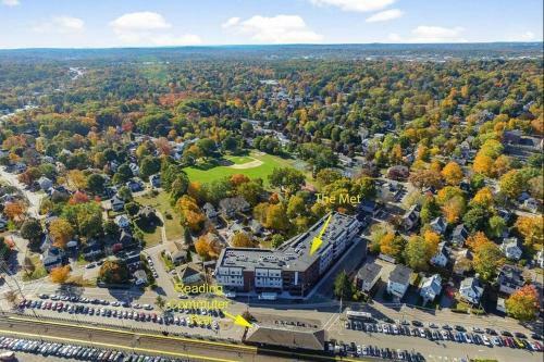 Luxury Apartment W Gym, Steps From Commuter Rail #2013