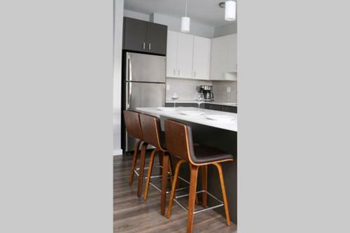 Luxury Apartment W Gym, Steps From Commuter Rail #2013