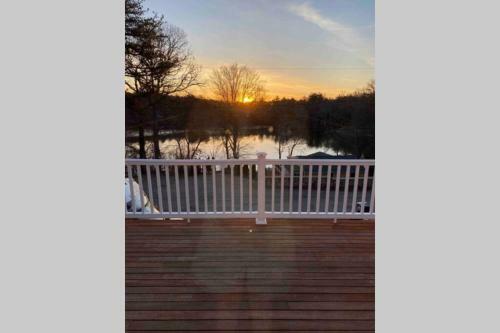 Villa Romantic Artistic Retreat With Adirondack Suite