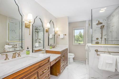 Crooked Lake Luxury