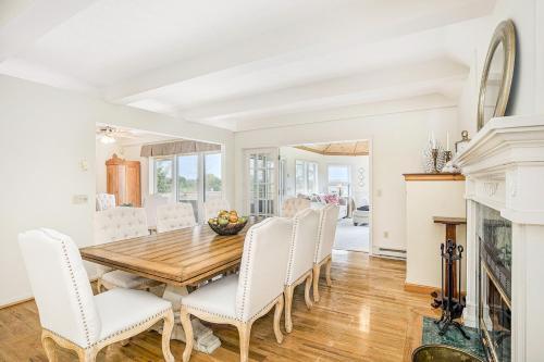 Crooked Lake Luxury