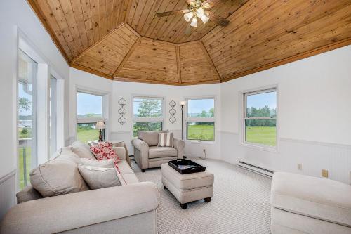 Crooked Lake Luxury