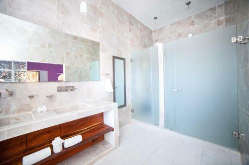Hotel Kiras Beach House