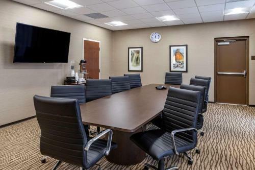 Hotel Comfort Inn & Suites
