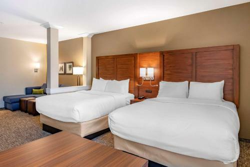 Hotel Comfort Inn & Suites