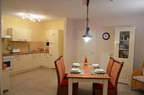 Apartamento Waldstra�e 35, Wohnung Neptun, App. 4