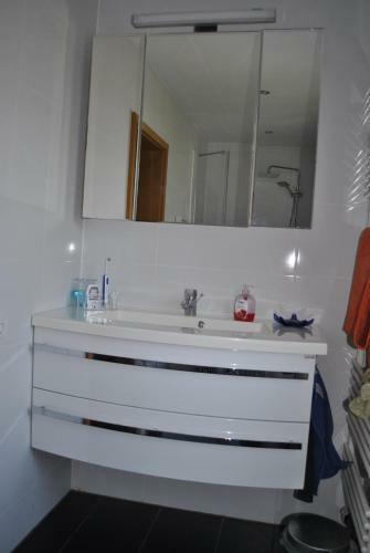 Apartamento Gem�tliche Zimmer Im Einfamilienhaus
