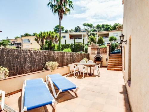 Chic Holiday Home In Playa De Pals With Terrace