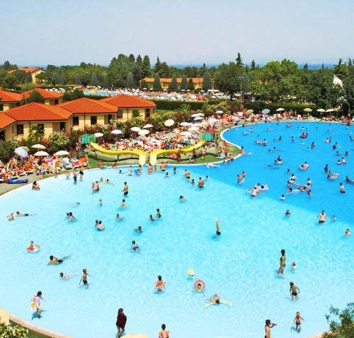 Apartments In Peschiera Del Garda 22097