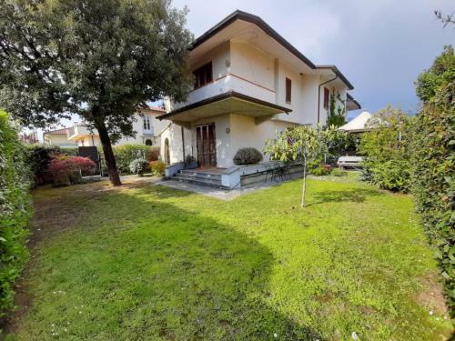 Accogliente Villetta Bi-familiare