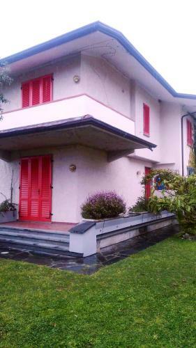 Accogliente Villetta Bi-familiare