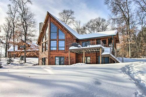 Stunning Crosslake Cabin With Deck And Lake Views!