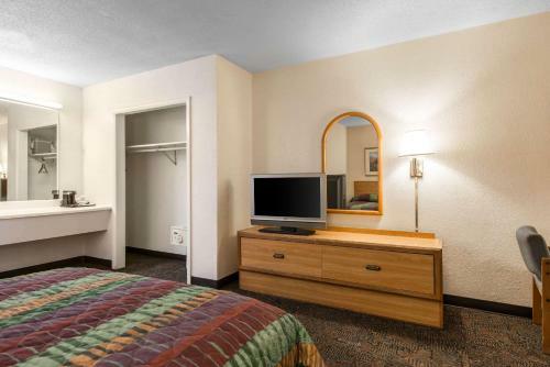 Hotel Rodeway Inn & Suites Colorado Springs