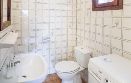 Stunning Home In Pe��scola With 3 Bedrooms