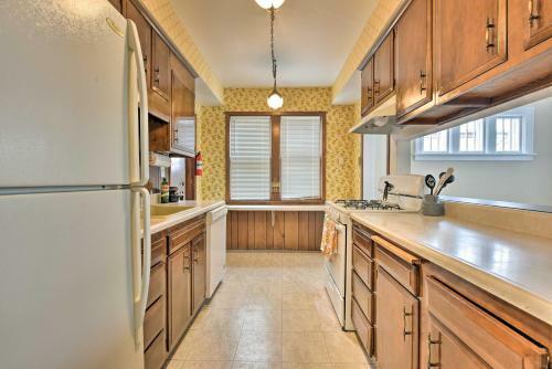 Central St Paul House With Sunroom And Fireplace!