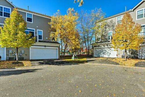 Luxury Minneapolis Townhome 10 Miles From Downtown