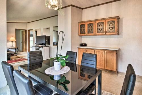 Quaint Pequot Home Less Than 1 Mi From Lake Access!