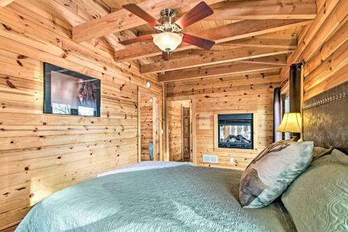 Modern Log Cabin With Rec Room, Steps To Lake!