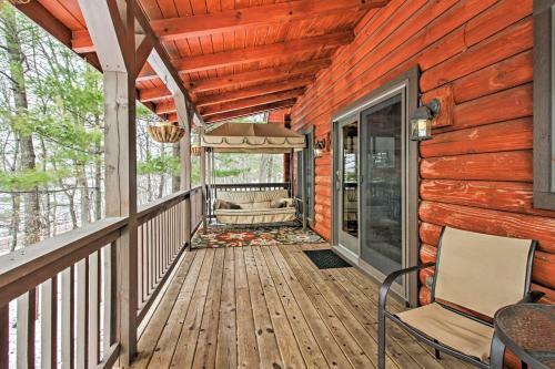 Modern Log Cabin With Rec Room, Steps To Lake!
