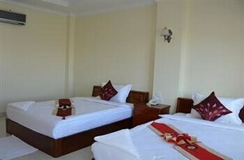 Hostal Green Centre Point Inn