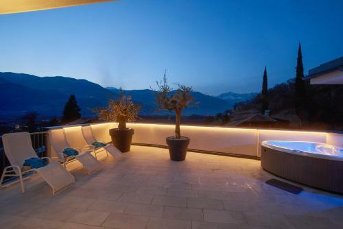 Penthouse & Garden - Luxury Apartment