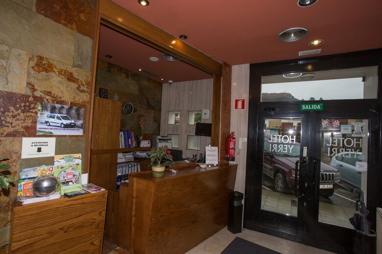 Hotel Yerri