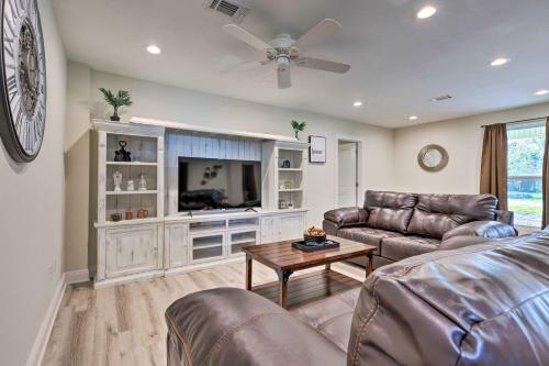 Spacious Gulfport Home With Yard 1 Mi To Beach