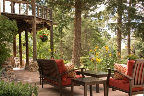 Inn Of The Turquoise Bear Bed And Breakfast