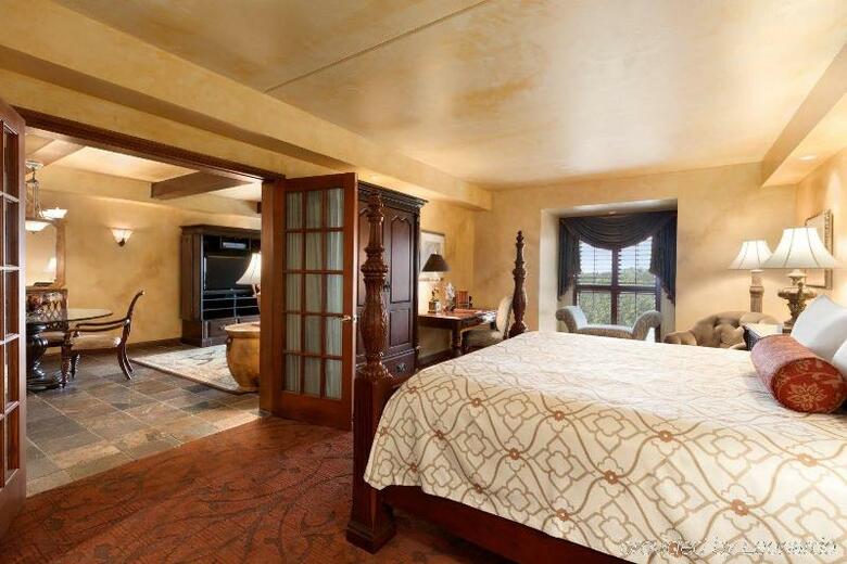 Hotel Chateau On The Lake Resort Spa