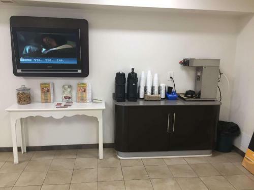 Motel 6 Nashville Airport