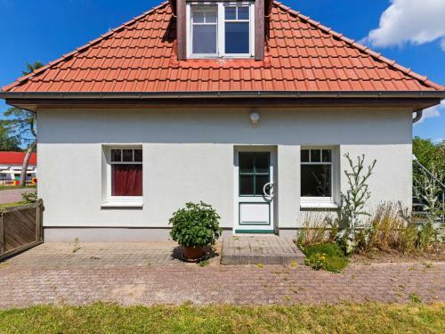 Garden-view Apartment In L�bow With Terrace