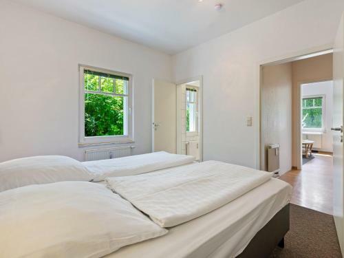 Garden-view Apartment In L�bow With Terrace