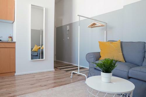 Full House Studios - Grey Apartment - Netflix + Nescaf� Inkl.