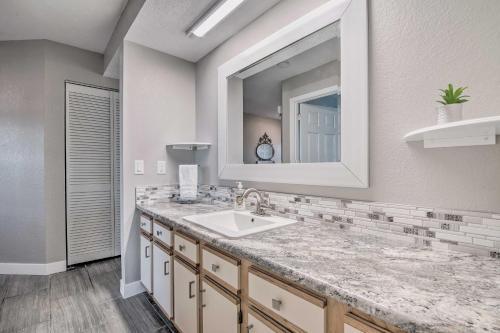 Apartamento Bright Branson Apt About 2 Mi To Moonshine Beach!