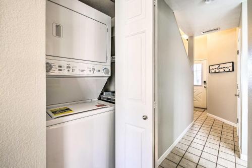 Apartamento Charming Condo With Deck, 4 Mi To Branson Strip