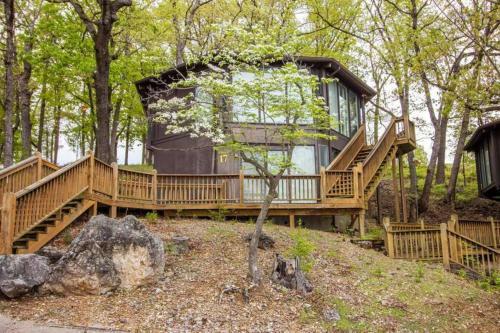 Unit 17 - Treetop 2 Bedroom Villa