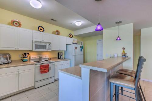 Apartamento Magnificent Lake-view Condo With Pool Access!