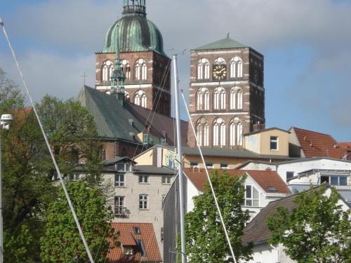 Hostal Pension Zur F�hrbr�cke