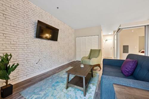 Crossroads Art District Upscale Stay With Free Parking 344