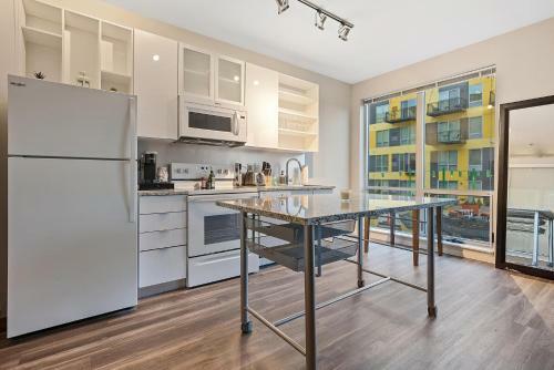 Crossroads Art District Upscale Stay With Free Parking 344