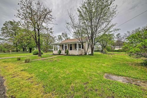 Lucky Dawg Pet-friendly Abode Near St Louis!