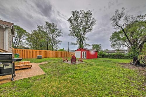 Lucky Dawg Pet-friendly Abode Near St Louis!
