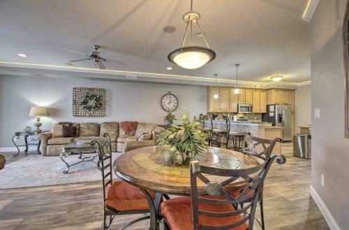 Apartamento Top Floor End Unit Condo With Resort Perks!