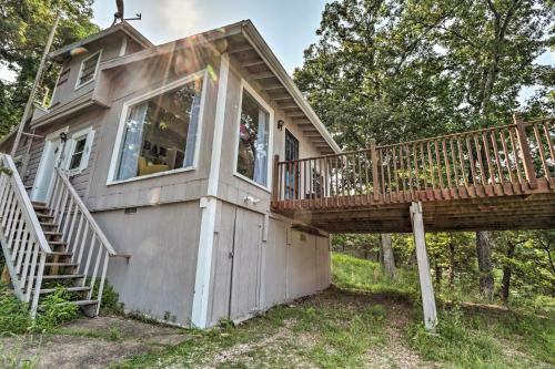 Osage Beach Family Hideaway On No-wake Cove!