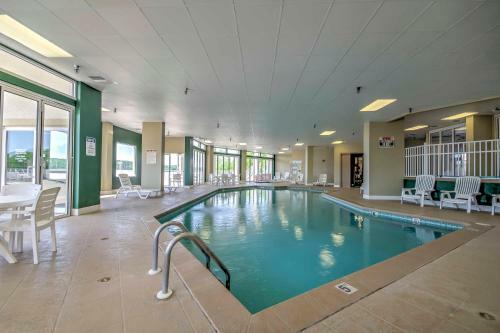 Apartamento Updated Lakefront Condo And Patio And Pool Access