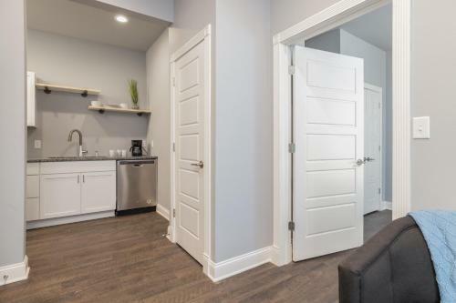 Apartamento Exquisite 1br/1ba + Kitchen - Historic C-street