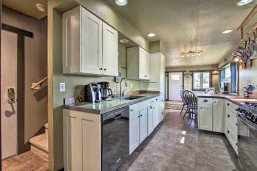 Pet-friendly Choteau Townhome With Gas Grill!