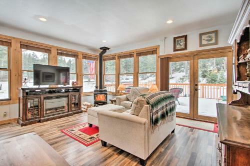 Creekside Clancy Cabin In Helena Natl Forest!