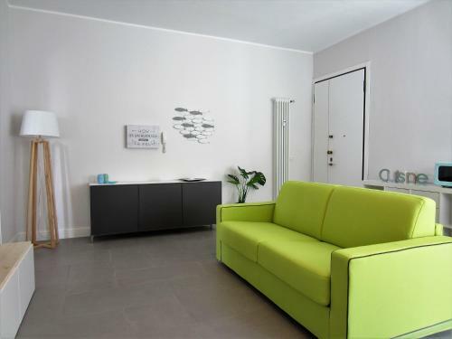 New & Modern Apartment On The Sea