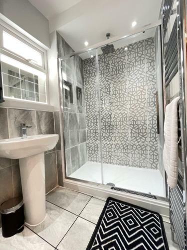 Great Located Victorian House With All Amenities